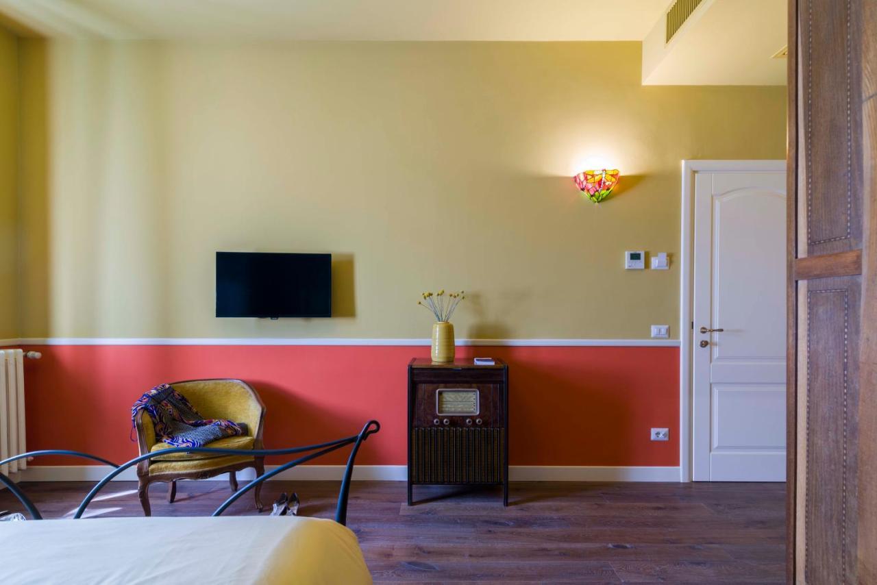 Frimi Boutique Rooms B&B ฟลอเรนซ์ ภายนอก รูปภาพ
